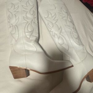White Western-Style Women's Boots